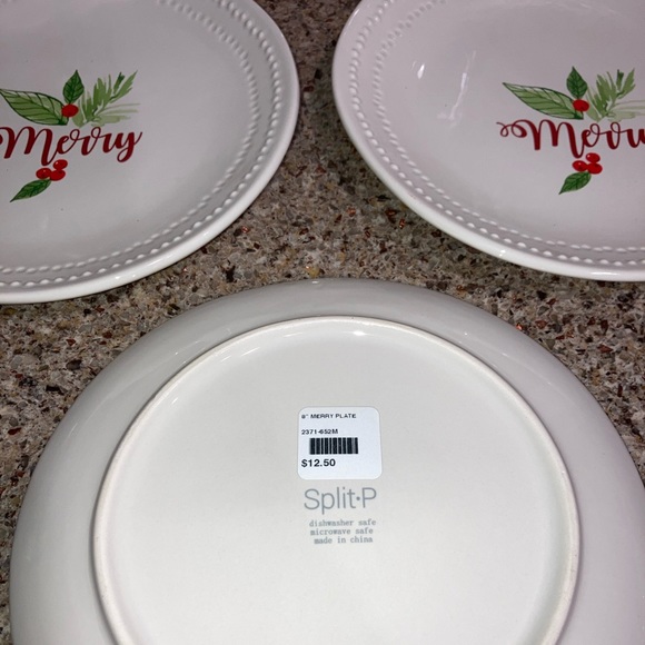 Set of 4 Christmas Dinnerware - Picture 4 of 4
